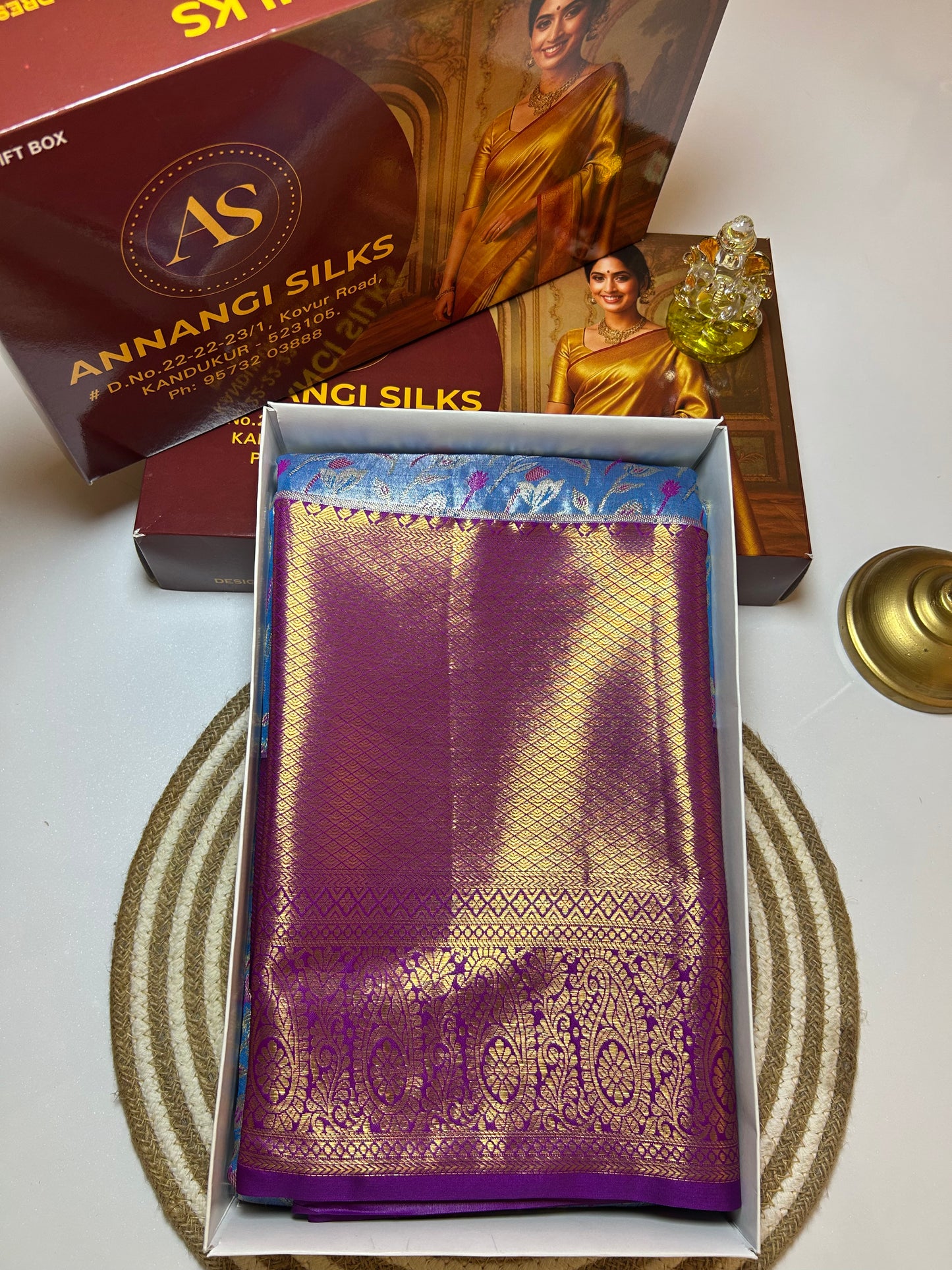 Semi tissue pattu