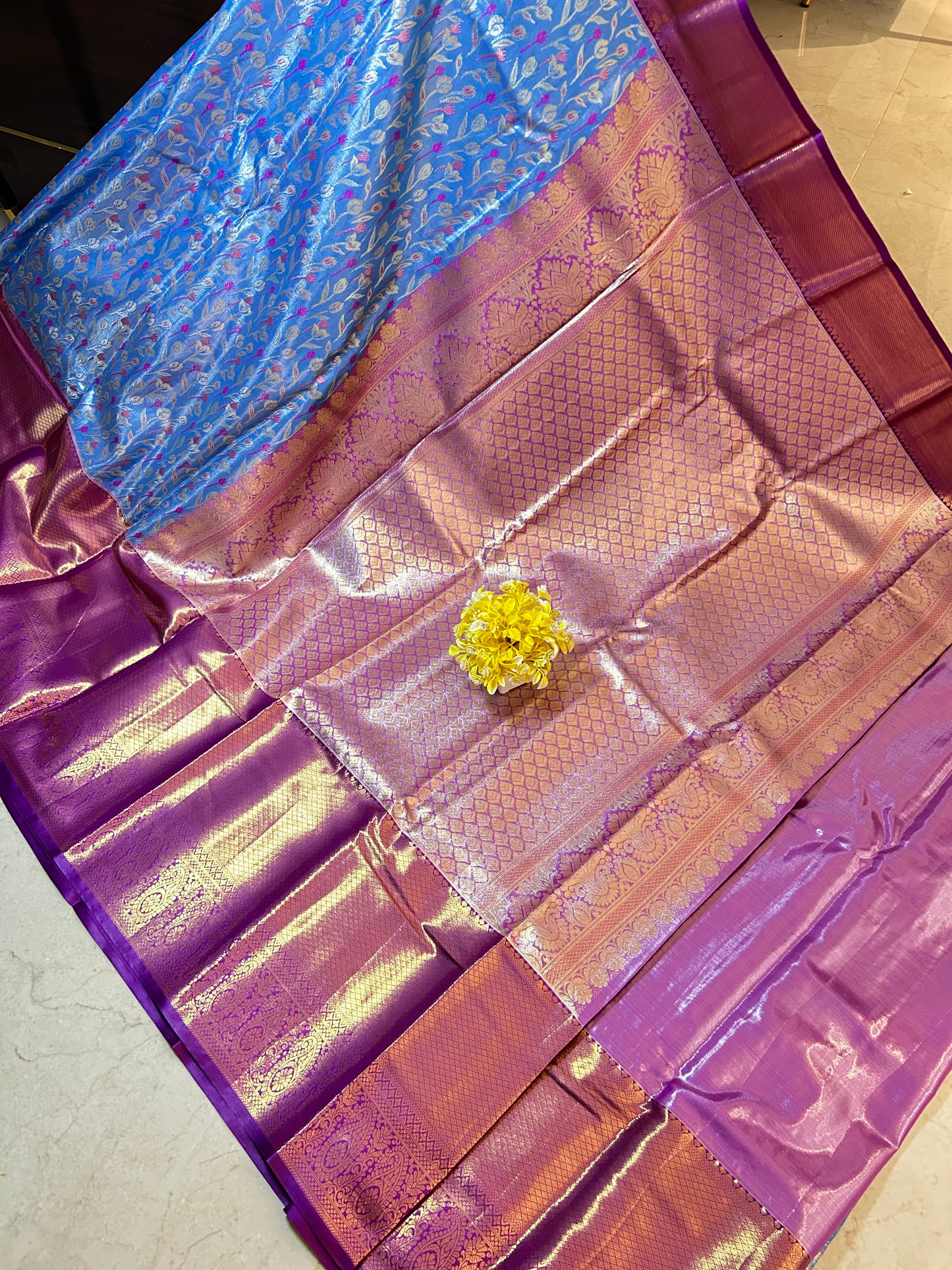 Semi tissue pattu