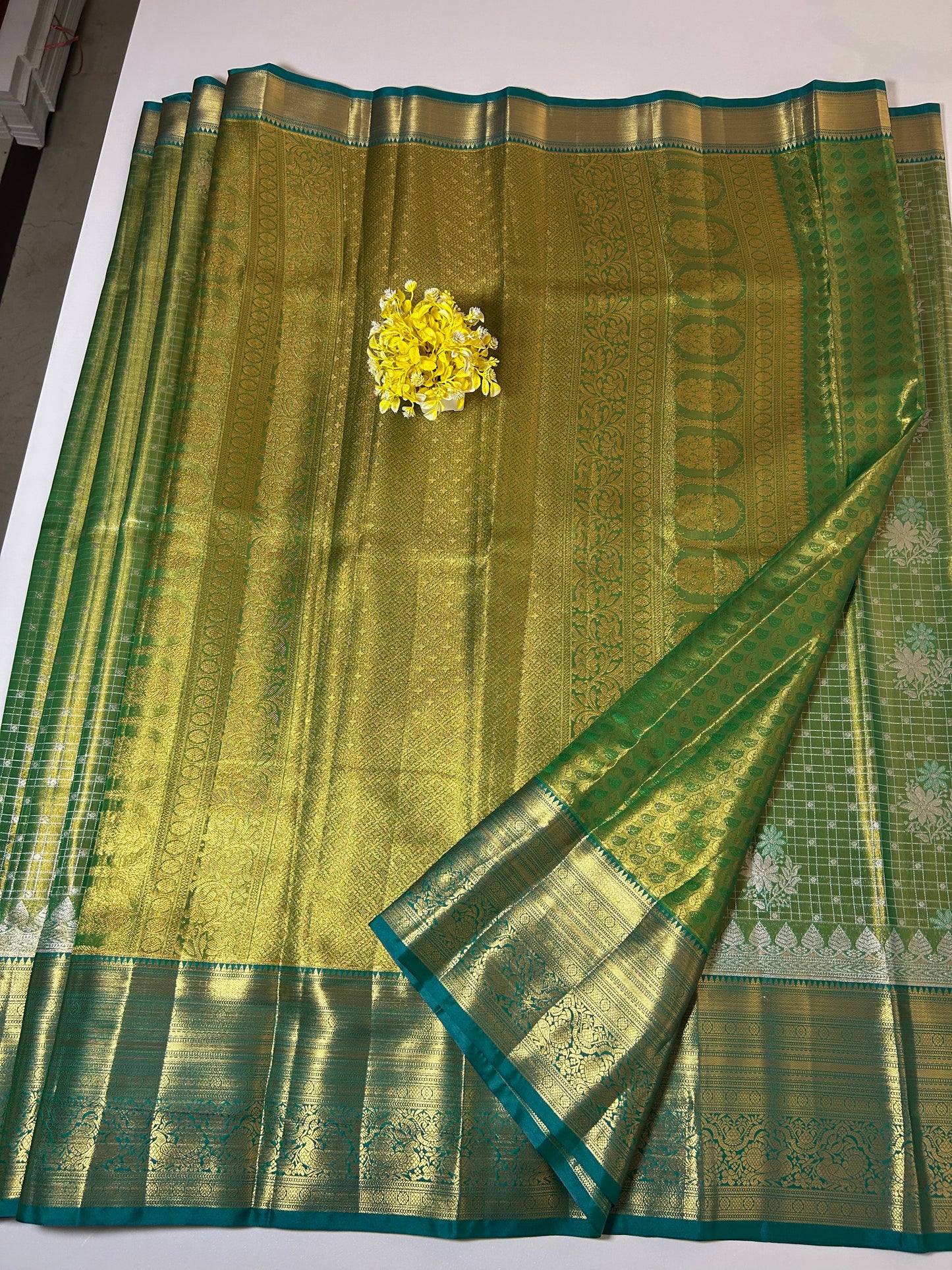 Semi Kanchi pattu